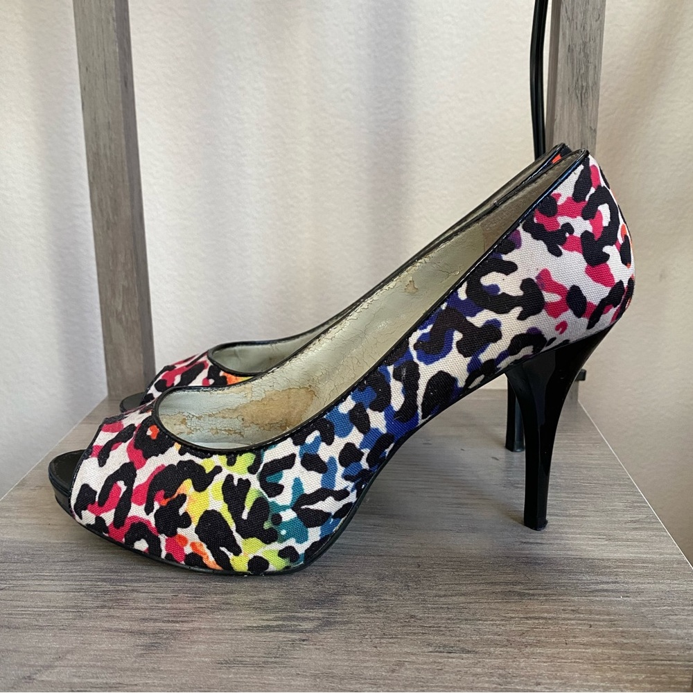 Nine West Rainbow Leopard Print Peep Toe Pumps / Heels